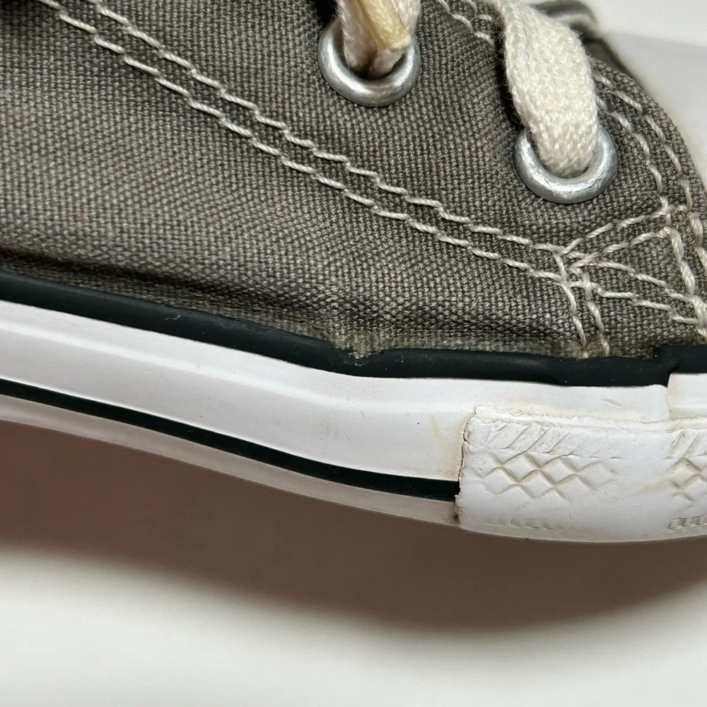 Converse Chuck Taylor All Star Low Top Sneakers